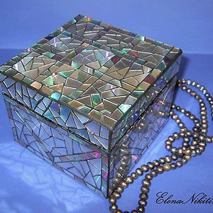 Recycled-Cd-Crafts__300