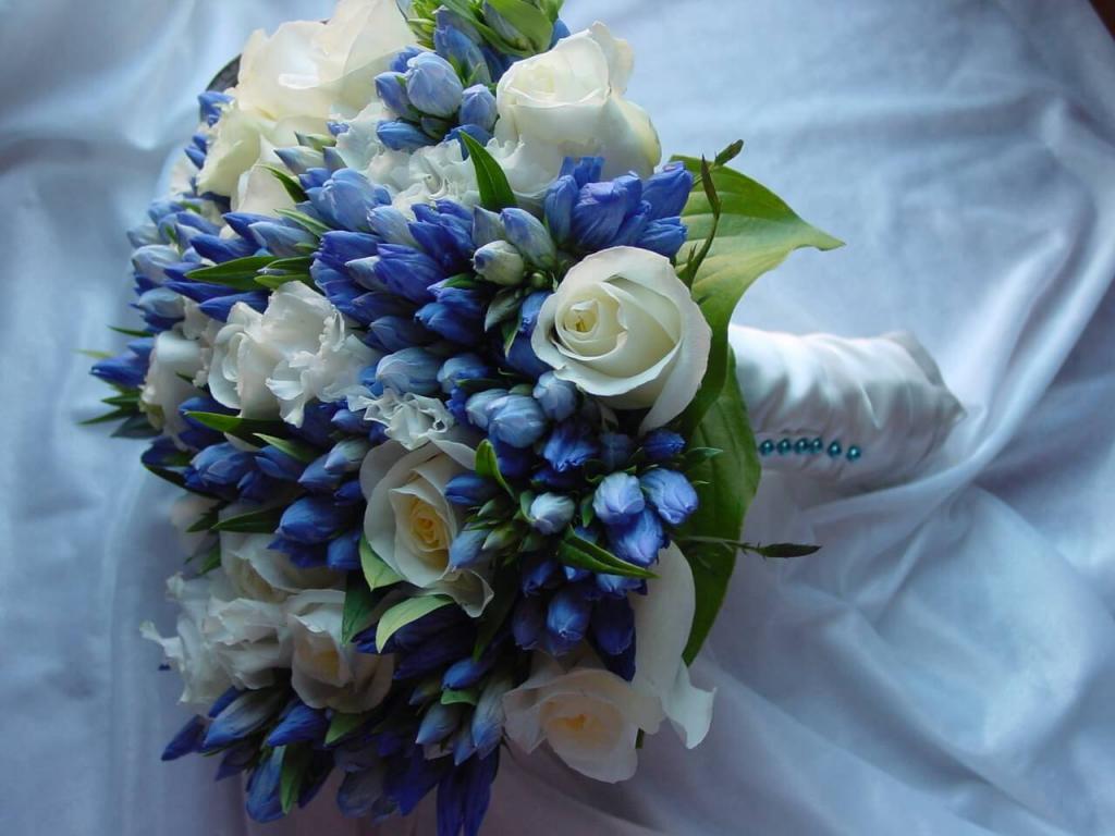 142231-Wedding-Flowers-Blue-Roses-7
